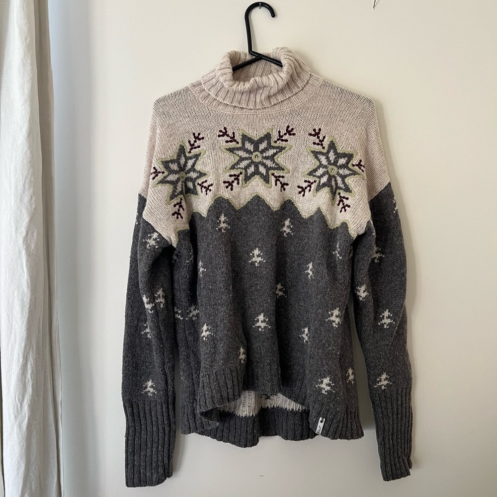 EUC Woolrich Nordic style sweater - L